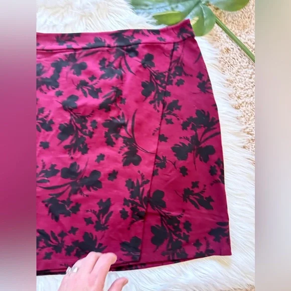 ⭐️ Liz Claiborne Pencil Skirt - Picture 3 of 8